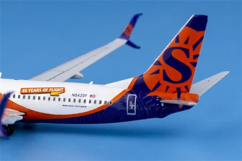 Amazon.com: GeminiJets Sun Country Airlines 40 Years of Flight for