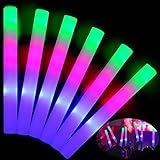 baston luminoso vial Más ventajas que otros suministros de fiesta que brillan en la oscuridad: palos fluorescentes con alta salida de luz de 300 mAh de 3 baterías incluidas en cada varita de luz LED, que pueden durar de 6 a 8 horas. Y la parte superior de nuestro palo de espuma no se desmoronará por la seguridad de los niños. Cada luz viene con una lámina de plástico aislante para proteger la batería antes de su uso o almacenamiento.