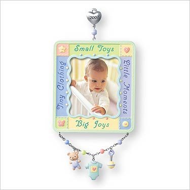 Hallmark Keepsake Ornament - Baby's First Christmas Photo Holder 2007 (QXG6099)