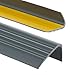 Produktbild PerfectPVC PVC Treppenkantenprofil selbstklebend 65x40mm 1,10m Antirutsch-Profil Treppenprofile Kantenschutz Winkelprofil aus Kunststoff für Treppenstufen Treppen Anthrazit