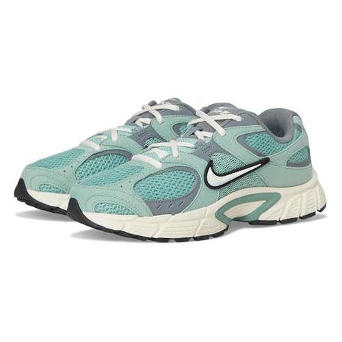 Nike Women's V5 RNR Sneaker2