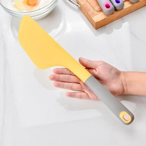 Image of Omelette Spatula Kitchen Omelet Turner Silicone Omelette Flipper, Flip and Fold Omelette Turner for Kitchen Omelet Pancake Crepes (Yellow)