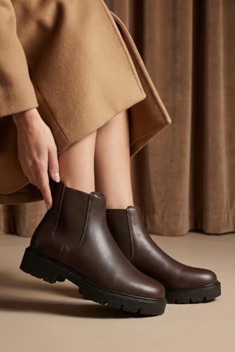 Image of Big Fox Women's Chelsea Boots - Slip-On Ankle Boots with Lug Sole