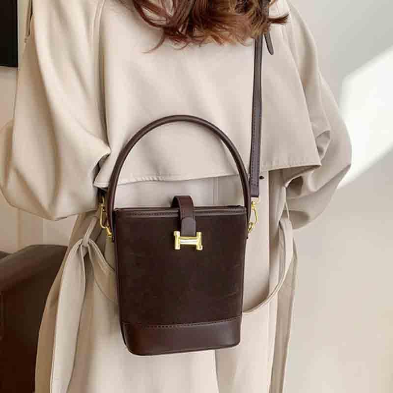 Women's retro niche leopard print crossbody bag suede bag versatile casual hand-held bucket bag3