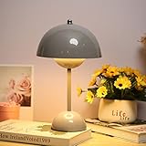NÜTZLICH & STILVOLL - Dies ist ein 7-W-LED-pilz lampe mit eingebautem wiederaufladbarem Akku für den Langzeitgebrauch, der Ihnen eine warme, entspannende und komfortable Beleuchtung bietet. Niedliches Pilzschauen und verschiedene Farben für Ihre persönliche Wahl. Der kabellose tischlampe hat Abmessungen von 18 * 18 * 32 cm und ein Gewicht von 634 g, ist platzsparend und tragbar, damit Sie sich bewegen können.