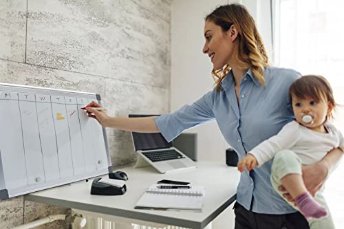 Weiße Magnetische Tafel geeignet als Multitasking-Administrator. Dieses Brett ist funktional als Wochenplaner, auch ein praktisches Element zum Arbeiten in Büros.