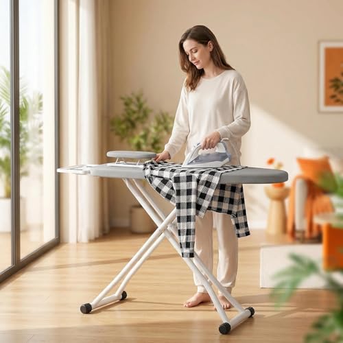 Asse da stiro extra larga e resistente, altezza regolabile fino a 86,4 cm, design pieghevole, copertura e imbottitura di alta qualità, gambe in acciaio robuste, ideale per casa e lavanderia