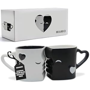 MIAMIO Zoenende koffiemokken, cadeauset voor koppels, bruiloft, verjaardag, keramiek, inhoud 300 ml (zwart)