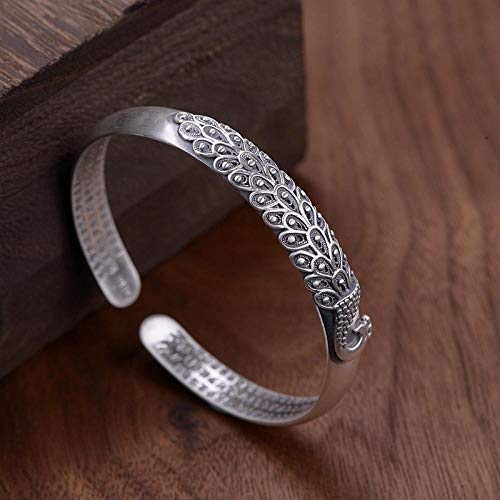 Fait à la main cœur gravé en argent mat : Le cadeau vintage idéal pour femme