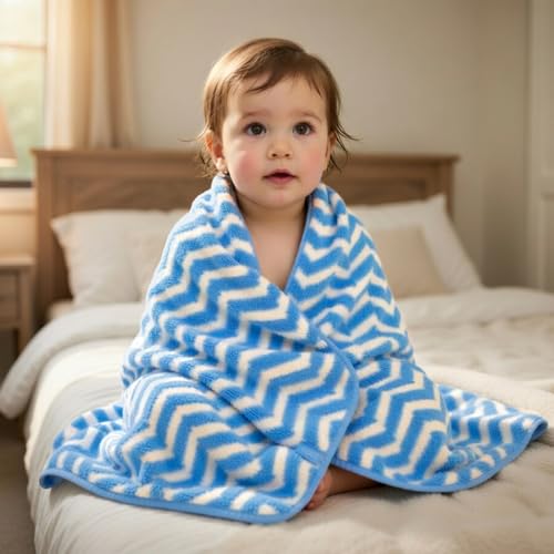 Image of LUXE HOME INTERNATIONAL Microfibre Bath Towel Chevron Pattern Super Absorbent Quick Dry Lightweight Soft Towels for Kids Boys Girls Adults 70x132cm Blue Pack of 1