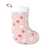 Facile à accrocher : chaque chaussette de Noël avec imprimé fraise est livrée avec une boucle de suspension tissée, ce qui la rend simple à afficher sur les cheminées, les murs, les portes, les arbres de Noël ou même les bureaux de bureau. La construction est idéale pour les arrangements traditionnels de chaussettes de Noël