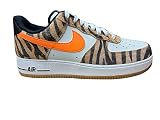 Premium Air Force 1 '07 Essentials in Coconut Milk e Atomic Orange di Nike, 10.5
