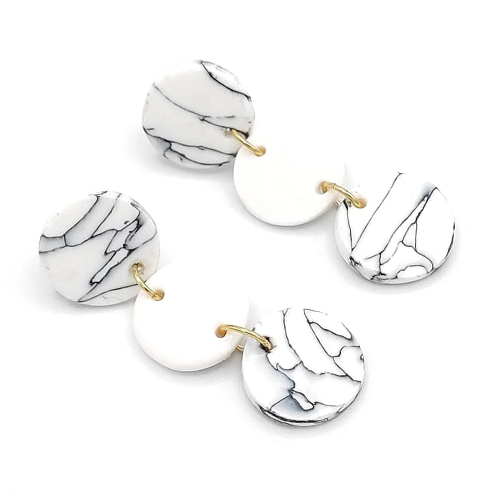 Boucles d'oreilles rondes marbre pour look de bureau