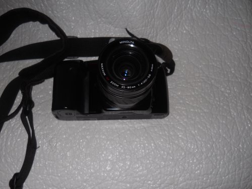 Minolta MAXXUM 5000i 35MM SLR Film camera with AF Lens Kit (Renewed)