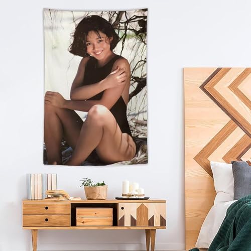 タペストリー 浅香唯 ポスター背景布 壁掛け布 インテリアアートの装飾 カーテン テーブルクロス ビーチブランケット ピクニック布 ベッドカバー ソファカバー 壁飾り 家 リビングルーム ベッドルーム 部屋 おしゃれ飾り 150x100cm
