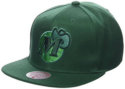 Mitchell & Ness Dallas Mavericks Green Hardwood Classic Snapback Cap