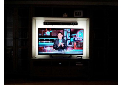 Inspired LED Kit universale per retroilluminazione TV, per televisori fino a 42 pollici, con interruttore on/off in linea (vedi elenco anche per TV più grandi!)