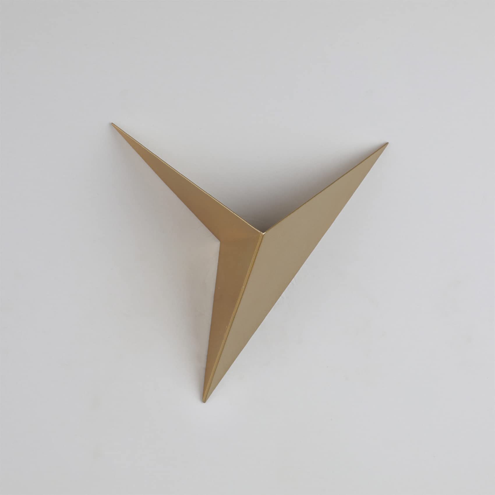 Applique Murale Doré LED Triangle Moderne en Fer, Lumière Chaude