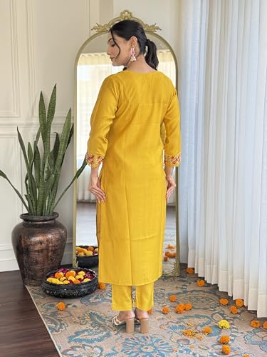Image of Naixa Women's Cotton Embroidered Straight Kurta with and Dupatta Sets (SC-Saylee)