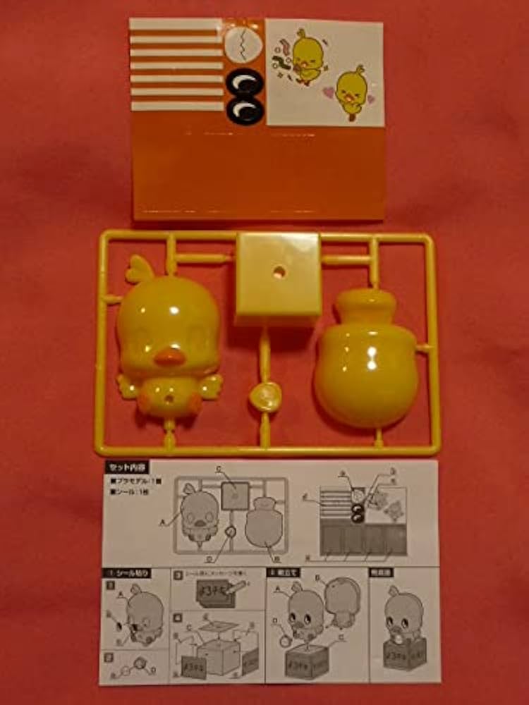 ミニカー 赤い車両 黄色い小鳥 フィギュア付き チキンラーメン キャラクター ミニカー 赤い車両 黄色い小鳥 フィギュア付き チキンラーメン