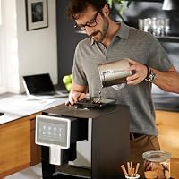 Tchibo Office Kaffeevollautomat mit Wasserfilter, Keramikmahlwerk, Farb-Touchdisplay, 1500 Watt, cremige Milchschaumfunktion, 2 L Wassertank, 30 Tassen am Tag, Schwarz – Ansicht 2