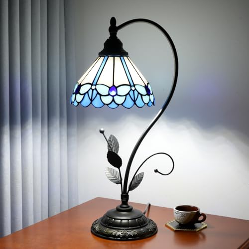 Bild: Blivuself Tiffany Tischlampe Blau Schmetterling Buntglaslampe Tiffany Style S Leaves Vintage Schreibtischlampe f�r Nachttisch Wohnzimmer B�ro Schlafsaal Esszimmer f�r 119,99 EUR bei amazon.de