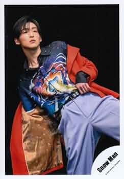 Amazon.co.jp: Snow Man 公式 生 写真（目黒蓮）SM02937 : おもちゃ