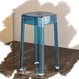 Tabourets de bar transparents et portables pour créer des places assises supplémentaires dans la cuisine, le salon, en sortie, en camping, dans le jardin, au café et plus encore.