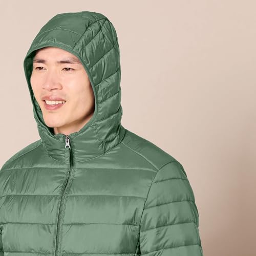 Image of Amazon Essentials Men's Lightweight Water-Resistant Packable Hooded Puffer Jacket