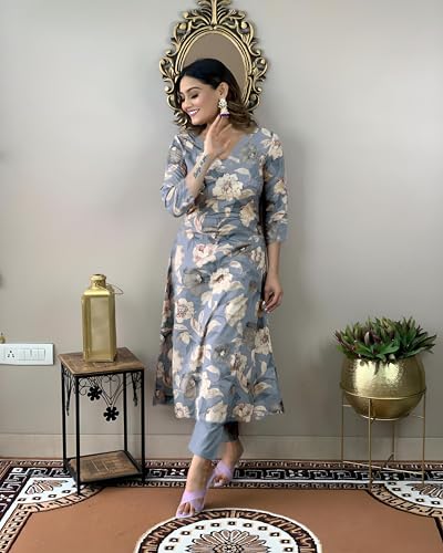 Image of GoSriKi Women's Cotton Blend Printed Kurta with Pant