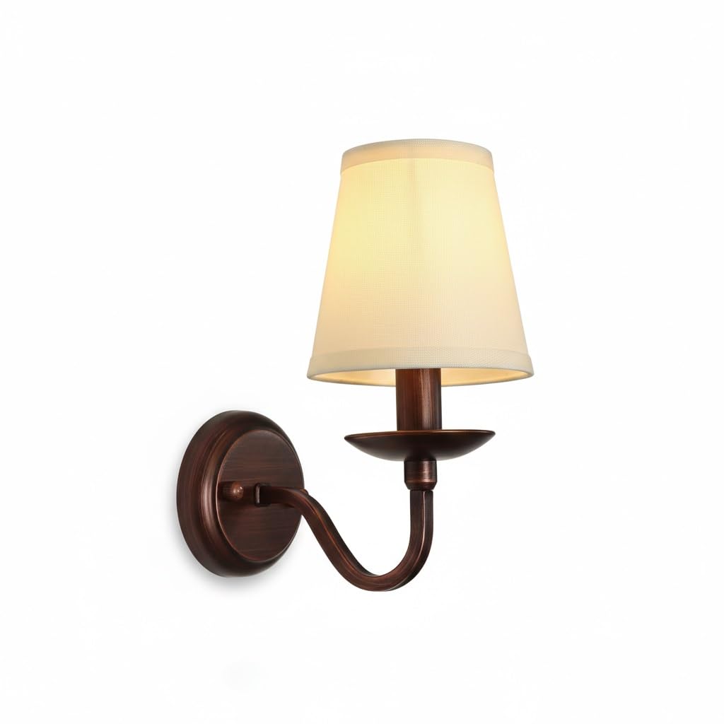 Aplique de pared campestre francés para iluminar y decorar un salón rústico y cálido