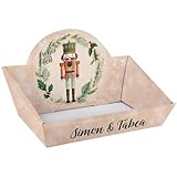 Herz & Heim® Personalisierbarer Geschenkkorb zu Weihnachten – 2 Größen – Präsentkorb aus stabilem Karton mit Nussknacker-Motiv (M (42,5 × 24 × 28 cm))