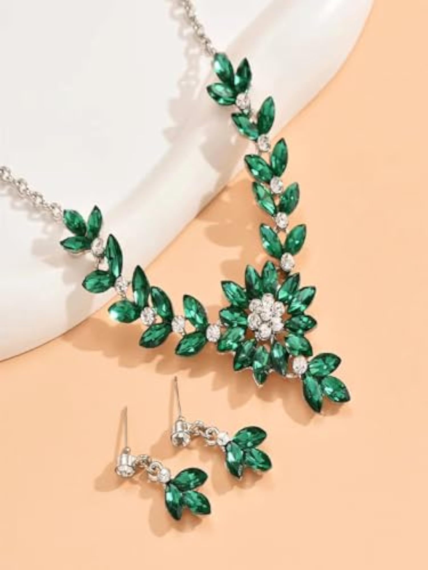 Stylish Crystal Diamond Necklace Set