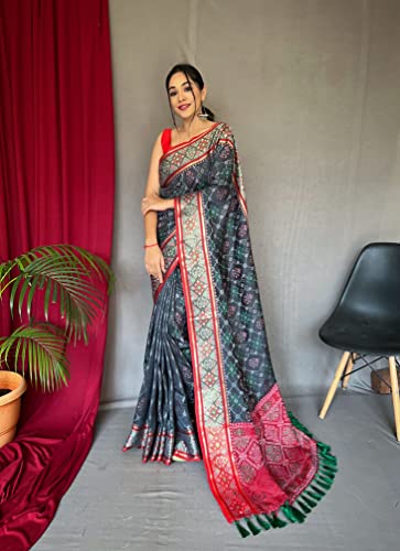 Image of SGF11 Women's Kanjivaram Patola Silk Saree Silk Saree Pure Golden Zari With Blouse Piece