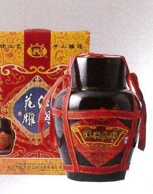 Amazon.co.jp: 横浜中華街 越王台陳年 10年花彫酒（甕）、5L、お