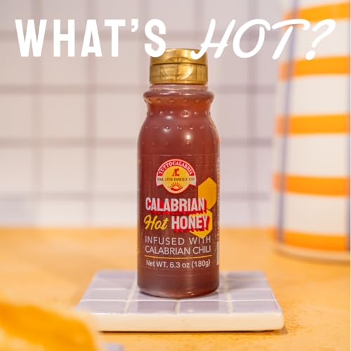 TUTTOCALABRIA Hot Honey, MadeWith Calabrian Chili Peppers, No Artificial Flavor or Color, Easy Pour Squeeze bottle, 6.3 oz (180g), Product of Italy - Thumbnail 5