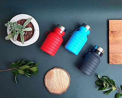 Image of we3 Collapsible Water Bottle, 550ml Reusable Silicone Light Water Bottles for Travel Outdoor Portable Leakproof Drinking Bottles with Carabiner (Black, Pack of 2)