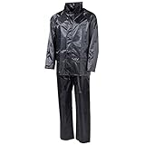 Zwei verdeckte Gesäßtaschen. Versteckte Kapuze im Kragen mit Kordelzug und Reißverschluss