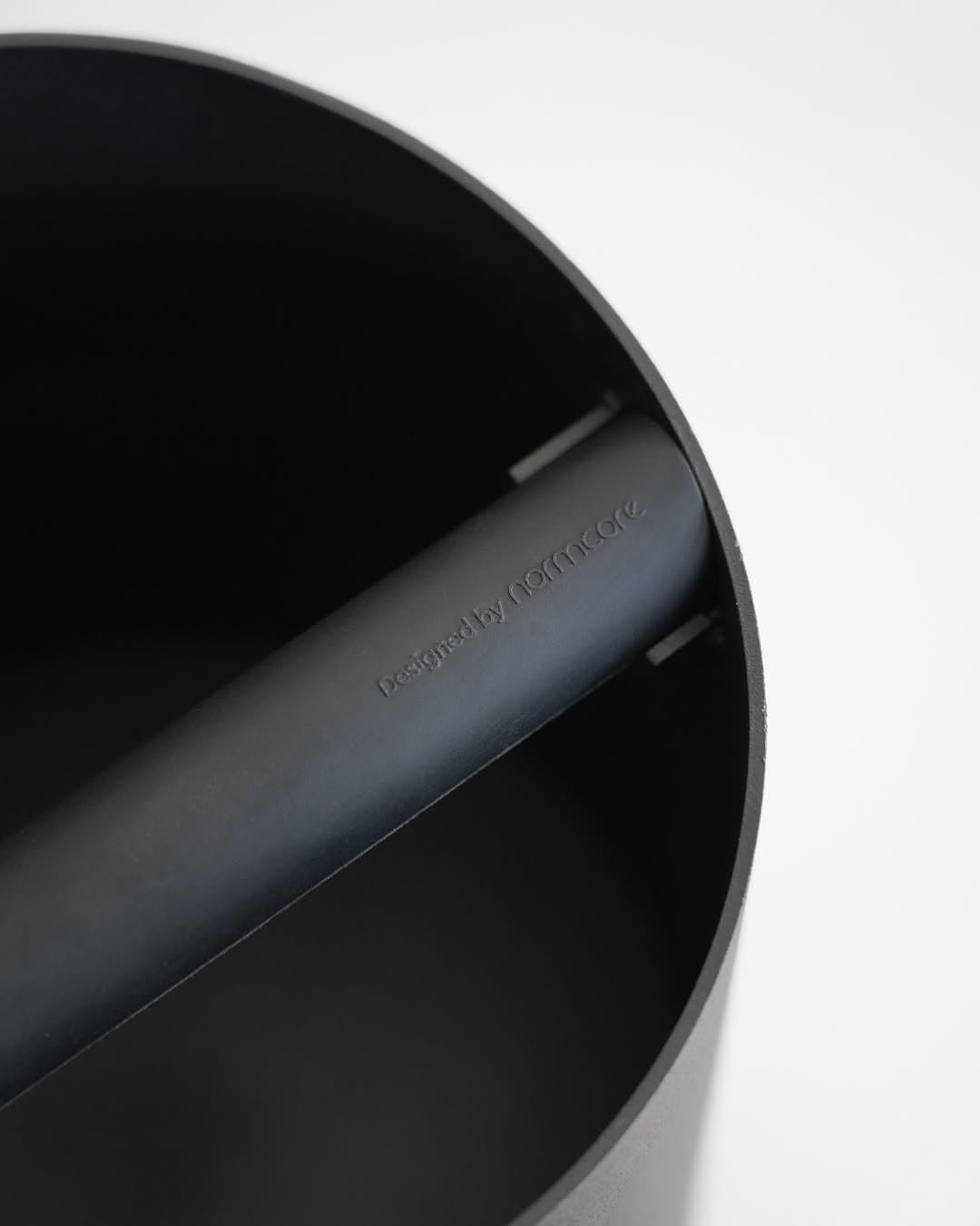 Normcore Boîte à expresso robuste pour marc de café, barre amovible et base antidérapante en noyer, absorbant les chocs, durable, en acier inoxydable, noir