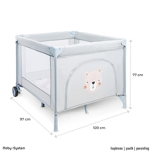 Moby-System Laufstall Baby mit Matratze & Feststellrädern - Faltbares Laufgitter 97 x 100 x 77 cm - Stabiler Rahmen, Anti-Rutsch-Pads, Teddy Bear Design (3 Teile)