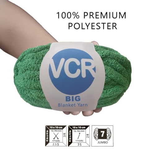 Image of VCR Dark Green Yarn, 200 Grams Big Chunky Hank, 22 Meters Length, Suitable for Knitting Blankets and Pillows, 100% Polyester Yarn Ball for Crochet DIY, Soft Threads, Pack of 1