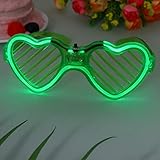 Las gafas de corazón con luz son livianas y tienen una estructura resistente para un uso duradero, no son fáciles de romper y son cómodas de usar durante períodos prolongados.