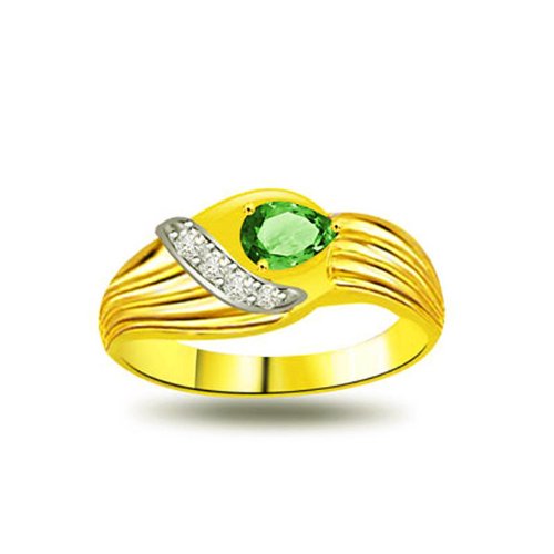 SURATDIAMOND 18K Yellow Gold Diamond Ring Amazon.in Fashion