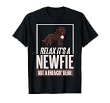 The Relax It's A Newfie not a freakin' Bear Apparel or Design est une idée de cadeau amusante pour homme, femme ou enfant et amoureux pour un anniversaire ou Noël.