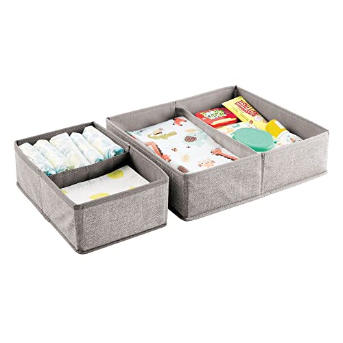 mDesign Organizador para bebés – Juego de 2 cajas organizadoras con cuatro compartimentos cada una para pañales, toallitas, etc. – Organizador de juguetes y artículos de bebés – Color: gris