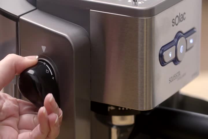 Solac New Squissita Intelligent-Cafetera (19 Bar de presión, Control  electrónico, Bandeja calienta Tazas), Plata, 0 Decibeles : Solac:  Amazon.es: Hogar y cocina