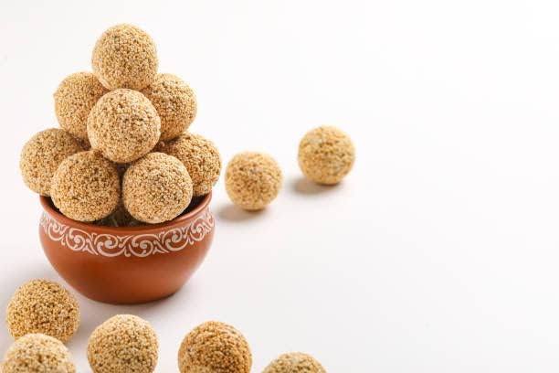 kten Handmade Rajgira Laddu | Special Falhari Item Jaggery Rajgeera Laddo | राजगीरा गुड़ लड्डू (Pack of 15 Laddu) (B0CGHY1Z1J) Amazon Price History, Amazon Price Tracker