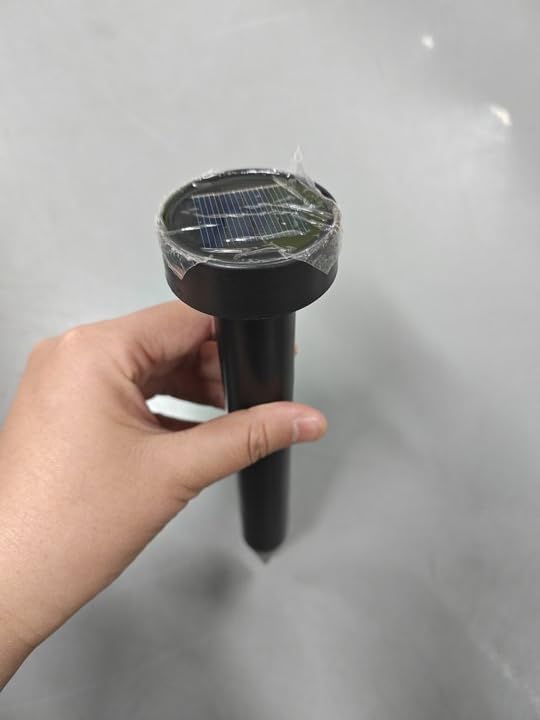 Répulsif taupes et rongeurs solaire pour éliminer les bosses de terre de la pelouse