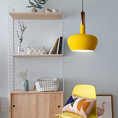 Suspension moderne de 30 cm idéale pour illuminer un îlot de cuisine convivial