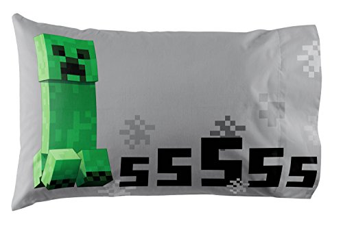 Image of Jay Franco Minecraft Creeper 5 Piece Full Bed Set - Includes Reversible Comforter & Sheet Set - Super Soft Fade Resistant Microfiber - (Official Minecraft Product)